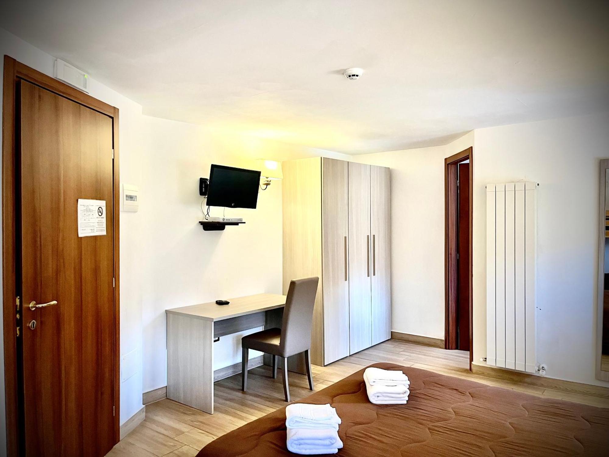 Hotel Pinguino Пескассеролі Екстер'єр фото